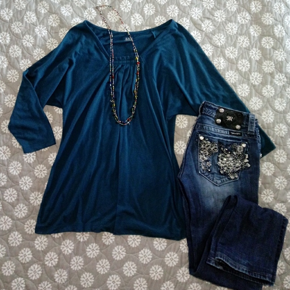 ❤️SOLD❤️Three quarter sleeve top